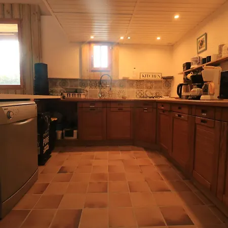 Familial 15 Personnes * Chahaignes